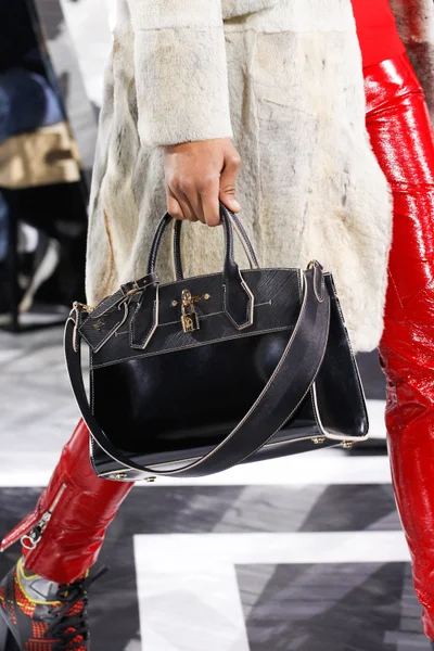 Look 69